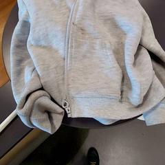Chaleco para niños Gris, ha sido reportado por IKEA Strasbourg con iLost