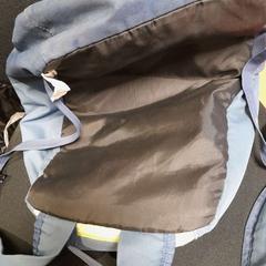 حقائب حمل وحقائب اليد bleu، كما تم الإبلاغ عنه بواسطة TCL عبر iLost