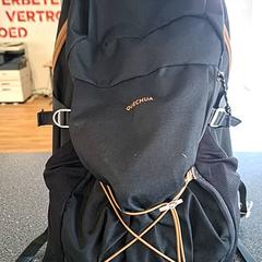 Hátizsák, amint azt Connexxion Amstelland-Meerlanden Amstelveen az iLost segítségével jelentette.