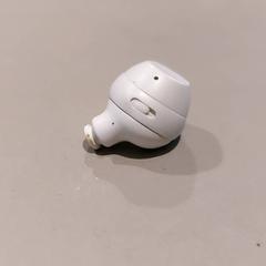 Sluchátko Wit oortjes, jak nahlášeno TU/e - Receptie Neuron pomocí iLost