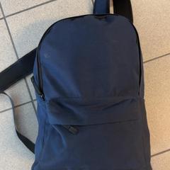 Mochila -Adan, segundo informou Centraal magazijn usando iLost