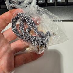 Oorbellen & Ketting がiLostで IJsselland Ziekenhuis によって報告されました