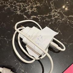 Adaptér Oplader, jak nahlášeno Van der Valk Hotel Veenendaal pomocí iLost