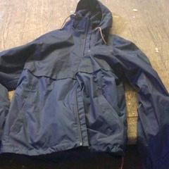 재킷 outdoor, iLost를 사용하여 De Heeren van Aemstel에 보고됨