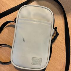 Tasje op naam van Govender, Zuid-Afrika, iLost를 사용하여 Gemeente Amsterdam에 보고됨