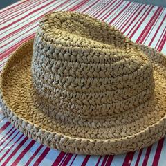 Hat, as reported by Regio Antwerpen - Brussel using iLost