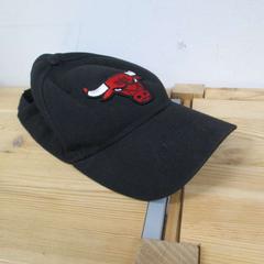 Boné Zwart/Rood - Bulls, como reportado por IKEA Heerlen utilizando o iLost