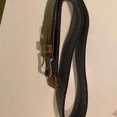 Belt black and with  be;, as reported by Room Mate Bruno using iLost