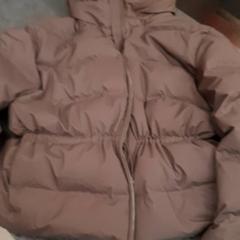 Giacca, come riportato da Rotterdam The Hague Airport utilizzando iLost