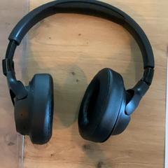 Slúchadlá, ako bolo nahlásené MEININGER Hotel Köln West pomocou iLost