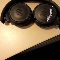 헤드폰, iLost를 사용하여 Universiteitsbibliotheek (Witte Singel)에 보고됨