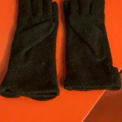 Gloves Black, jak nahlášeno MEININGER Hotel Bordeaux Gare Saint-Jean pomocí iLost