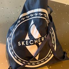 Táska BLUE, amint azt Room Mate Bruno az iLost segítségével jelentette.