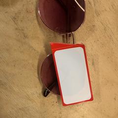 Óculos de sol, como reportado por Pathé Utrecht Leidsche Rijn utilizando o iLost