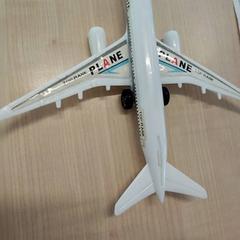 Brinquedo Avion, como reportado por IKEA Brest Guipavas utilizando o iLost