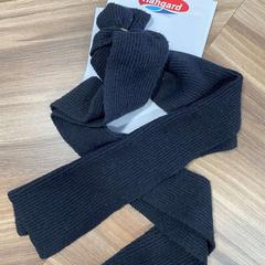 Echarpe noire en laine, a été signalé par CARS HANGARD utilisant iLost