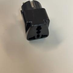 Adaptateur, a été signalé par Renaissance Brussels Hotel utilisant iLost