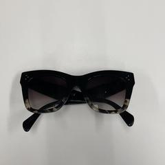 Gafas de sol, ha sido reportado por Pathé Eindhoven con iLost