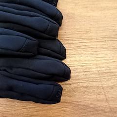 إكسسوارات الملابس، كما تم الإبلاغ عنه بواسطة GVB عبر iLost