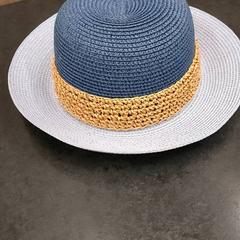 Sombrero, ha sido reportado por Rotterdam The Hague Airport con iLost