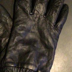 Rukavice, jak nahlášeno TivoliVredenburg pomocí iLost