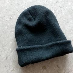 Oblečení - Muts zwart, jak nahlášeno Regio Oost-Vlaanderen pomocí iLost