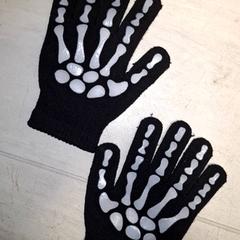 إكسسوارات الملابس hanfschoenen، كما تم الإبلاغ عنه بواسطة Qbuzz DMG عبر iLost