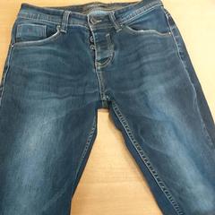 Oblečení Broek, jak nahlášeno Regio Limburg - Leuven pomocí iLost