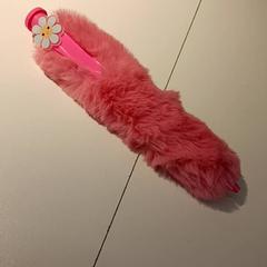 İLost kullanarak IKEA Groningen tarafından bildirildiği gibi Kalem Fluffy roze bloemetje