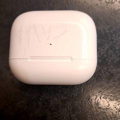 Earpod in houder earpods, a été signalé par Rotterdam The Hague Airport utilisant iLost