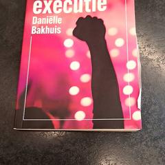 Książka, zgłoszono przez Rotterdam The Hague Airport przy użyciu iLost