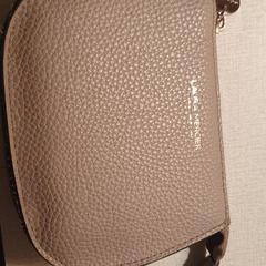 Grey small bag of bulgarian، كما تم الإبلاغ عنه عبر iLost