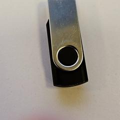 Usb sticks, ha sido reportado por Vrije Universiteit Amsterdam con iLost