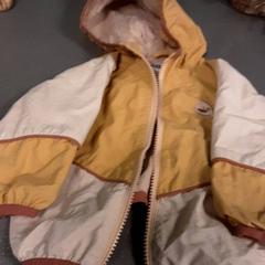 Chaqueta, ha sido reportado por Diergaarde Blijdorp con iLost