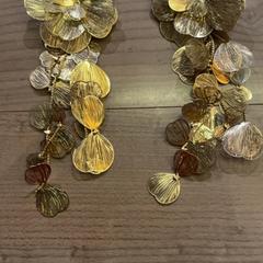 Örhängen, rapporterat av Pathé Arnhem med iLost