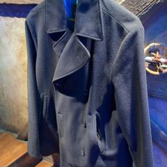 Chaqueta Trench coat, ha sido reportado por Club Nyx/Exit Café con iLost