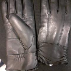 Rukavice, jak nahlášeno Qbuzz servicepunt  Emmen pomocí iLost