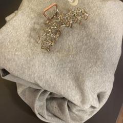 Jersei frauen pullover, segons ha informat MEININGER Hotel Dresden Zentrum mitjançant iLost