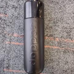 Dopper Zwart thermo, amint azt Connexxion Amstelland-Meerlanden Schiphol Zuid az iLost segítségével jelentette.