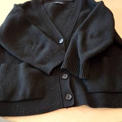 Gillet aldulte noir  En laine, rapporterat av IKEA Lyon Grand Parilly med iLost