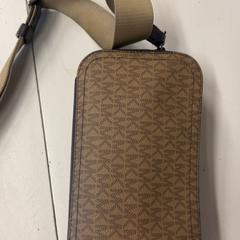 Taška, jak nahlášeno GVB pomocí iLost