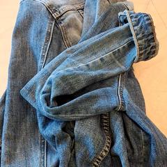 Denim jacket blouson en jean, as reported by IKEA Lyon Grand Parilly using iLost