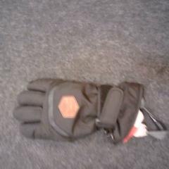 Kesztyű wedze, amint azt SnowWorld Landgraaf az iLost segítségével jelentette.