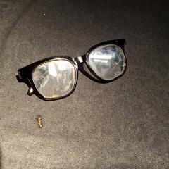 Briller Contour noir., som rapportert av IKEA Villiers-sur-Marne ved bruk av iLost