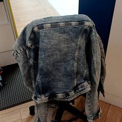 ジージャン がiLostで IKEA Nantes によって報告されました