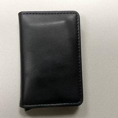 財布 - Habtemicheal Tewelde がiLostで Centraal magazijn によって報告されました