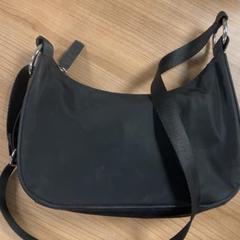 Borsetta, come riportato da Connexxion Amstelland-Meerlanden Schiphol Zuid utilizzando iLost