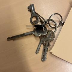 Kulcsok, amint azt RET az iLost segítségével jelentette.