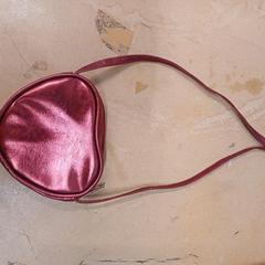 ハンドバッグ がiLostで IKEA Reims Thillois によって報告されました