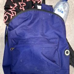 Batoh blauw, jak nahlášeno Qbuzz DMG pomocí iLost